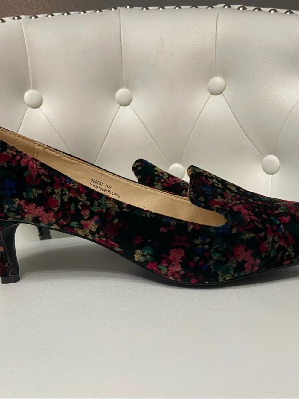 Beautiful BELLINI Bobcat Black Floral Velvet 2.25" Kitten Heel Dark Fairy 11W - Picture 4 of 17